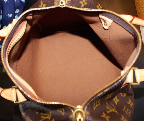 louis vuitton speedy inside